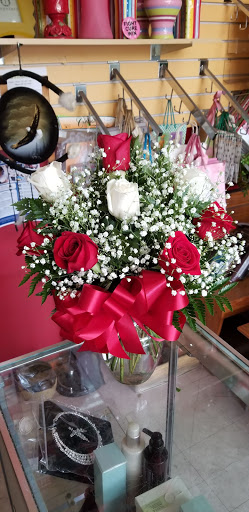 Florist «The Flower Pot & Basket Shop», reviews and photos, 5631 W Madison St, Chicago, IL 60644, USA