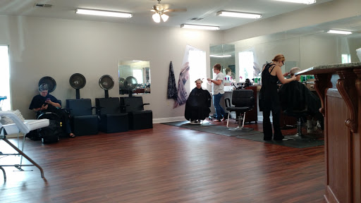 Hair Salon «Hair Salon By Elaine», reviews and photos, Hair Salon By Elaine, 17873 Old Jefferson Hwy, Prairieville, LA 70769, USA