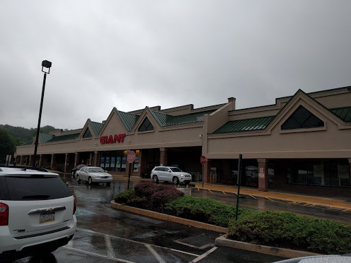 Grocery Store «Giant Food Stores», reviews and photos, 4855 West Chester Pike, Newtown Square, PA 19073, USA