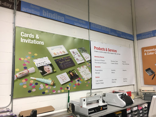 Office Supply Store «Staples», reviews and photos, 4214 W Wendover Ave, Greensboro, NC 27407, USA