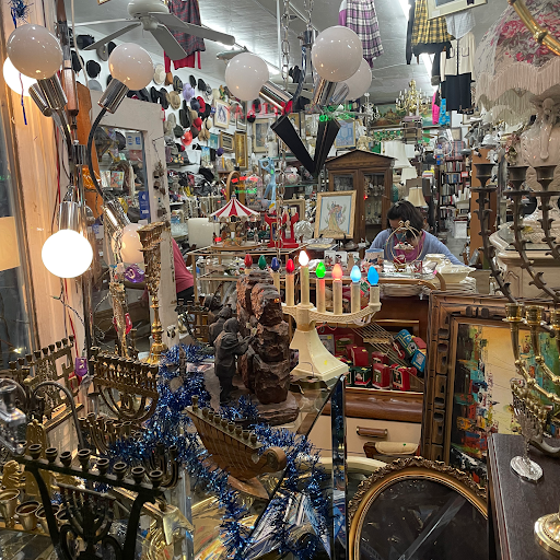 Thrift Store «Helping Hand Thrift Shop», reviews and photos, 1033 S Fairfax Ave, Los Angeles, CA 90019, USA