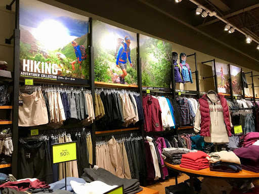 Clothing Store «Eddie Bauer Outlet», reviews and photos, 18501 Outlet Blvd #300, Chesterfield, MO 63005, USA