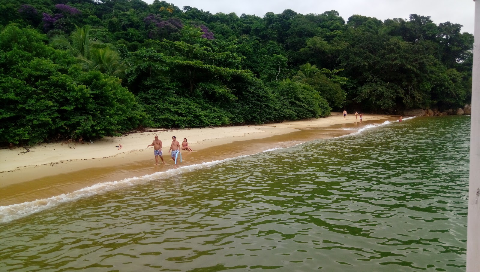 Φωτογραφία του Praia de Iguacu με επίπεδο καθαριότητας πολύ καθαρό