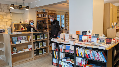 La Parenthèse - Librairie Café. à L'Isle-Adam