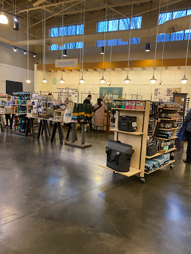 Clothing Store «L.L. Bean», reviews and photos, 1 Ridge Hill Boulevard, Yonkers, NY 10710, USA