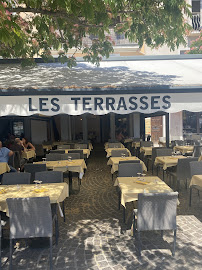 Atmosphère du Restaurant français Les Terrasses à Martigues - n°4