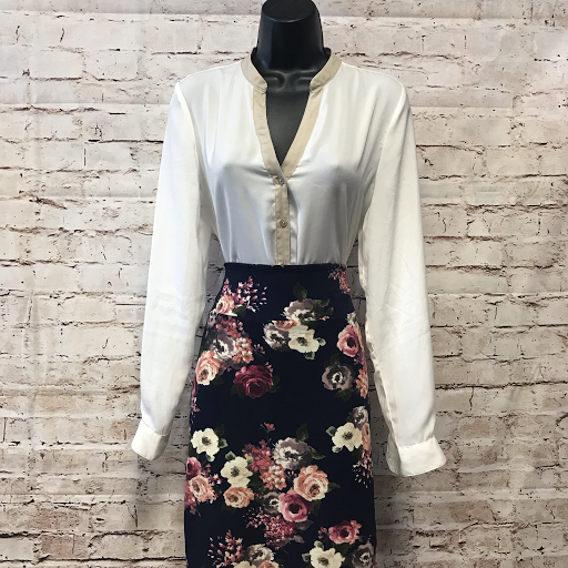 Consignment Shop «Wears Like New Consignment Shop», reviews and photos, 1207 Market St, Lemoyne, PA 17043, USA