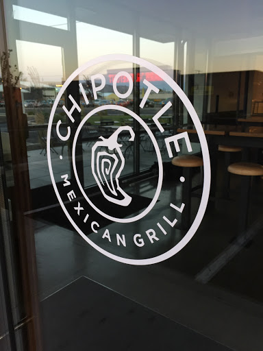 Mexican Restaurant «Chipotle Mexican Grill», reviews and photos, 1905 S 1st St, Yakima, WA 98903, USA