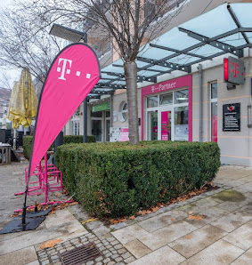 Telekom Shop Gilching / p-net Am Markt 4, 82205 Gilching, Deutschland