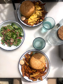 Plats et boissons du Restaurant de hamburgers Les Burgers de Colette - La Victoire à Bordeaux - n°19