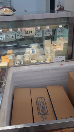 Grocery Store «Green Hills Farm Discount Grocer», reviews and photos, 615 E Newport Rd, Lititz, PA 17543, USA