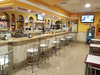 Restaurante Bar El Tilo - Poligono Industrial Los, C. Nicaragua, 16, 37184 Villares de la Reina, Salamanca, Spain