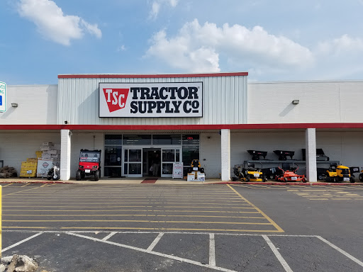 Tractor Supply Co., 195 Water St a, Savannah, TN 38372, USA, 