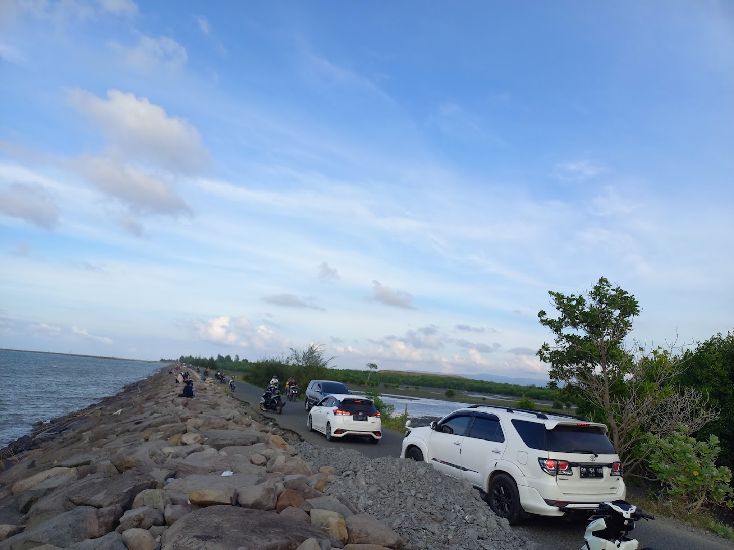 Gambar Pantai Mangrove Ulee Lheue