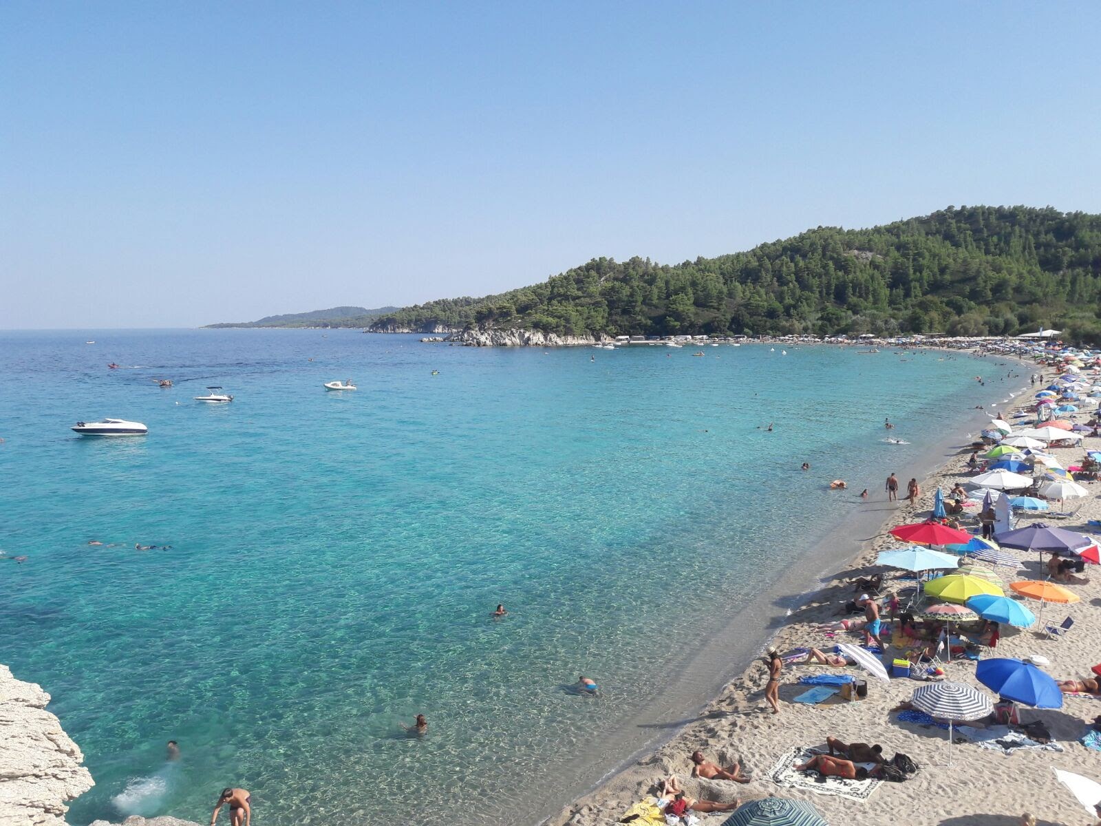 Foto di Paralia Armenistis - luogo popolare tra gli intenditori del relax