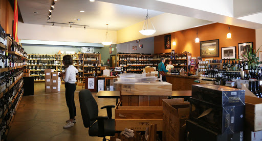 E & R Wine Shop Inc, 6141 SW Macadam Ave, Portland, OR 97239, USA, 