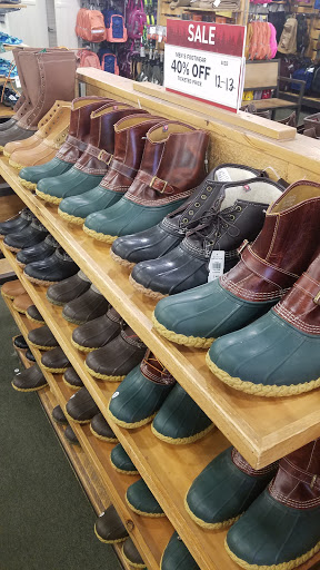 Clothing Store «L.L. Bean Outlet», reviews and photos, 1 Freeport Village Station, Freeport, ME 04033, USA