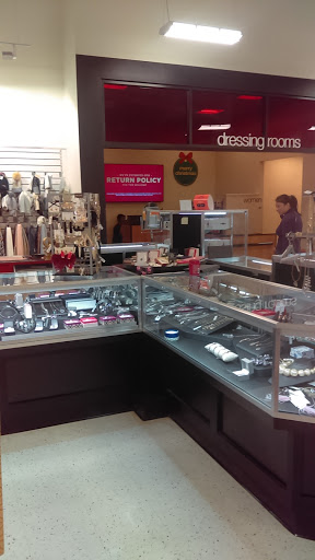 Department Store «T.J. Maxx», reviews and photos, 20 Chapel View Blvd, Cranston, RI 02920, USA