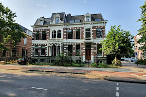 Binnen aan de singel