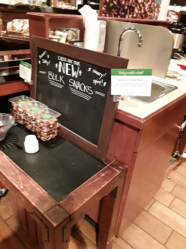 Grocery Store «The Fresh Market», reviews and photos, 3712 Lawndale Dr, Greensboro, NC 27455, USA