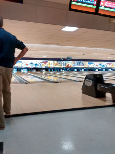 Bowling Alley «AMF Dewey Garden Lanes», reviews and photos, 4470 Dewey Ave, Rochester, NY 14612, USA