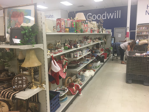 Thrift Store «Goodwill Store Dayton», reviews and photos, 200 Able Dr # 1, Dayton, TN 37321, USA