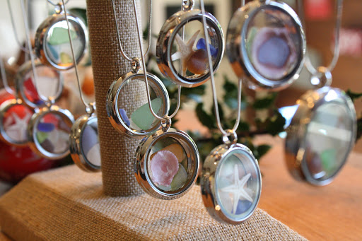 Hair Salon «The Bird Nest Salon & Gallery», reviews and photos, 25 Water St, Guilford, CT 06437, USA