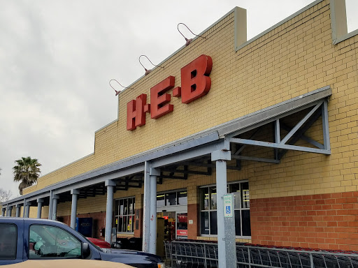 Grocery Store «H-E-B Grocery», reviews and photos, 2424 N 16th St, Orange, TX 77630, USA