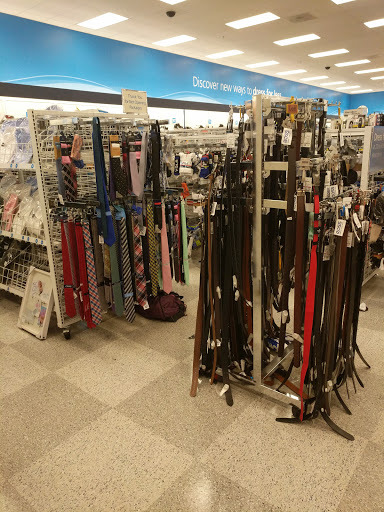 Clothing Store «Ross Dress for Less», reviews and photos, 3300 S Glenstone Ave, Springfield, MO 65804, USA