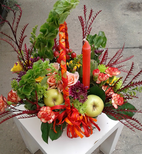 Florist «Flowers By Renia & Gifts», reviews and photos, 6404 Fresh Pond Rd, Flushing, NY 11385, USA