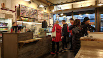 Atmosphère du Restauration rapide BAGELSTEIN • Bagels & Coffee shop à Paris - n°5