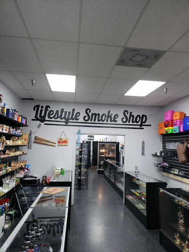 Tobacco Shop «Lifestyle Smoke Shop», reviews and photos, 712 S US Hwy 17 92, Longwood, FL 32750, USA