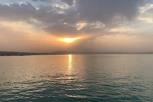 Mosul Dam Lake image