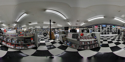 Truck Accessories Store «4 Wheel Parts - Fresno», reviews and photos, 4326 N Blackstone Ave, Fresno, CA 93726, USA