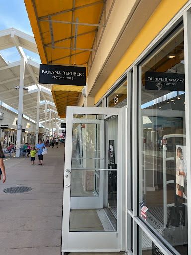 Clothing Store «Banana Republic», reviews and photos, 1 Premium Outlet Blvd, Tinton Falls, NJ 07753, USA
