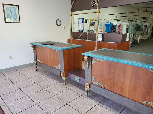 Dry Cleaner «Majik Touch Cleaner», reviews and photos, 2621 Thonotosassa Rd, Plant City, FL 33563, USA