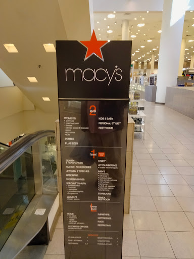 Cosmetics Store «M·A·C Cosmetics», reviews and photos, 5 Woodfield Mall, Schaumburg, IL 60173, USA