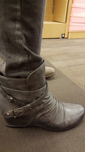 Shoe Store «DSW Designer Shoe Warehouse», reviews and photos, 2020 24th Ave NW, Norman, OK 73069, USA