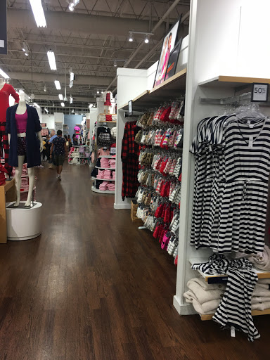 Clothing Store «Gap Outlet», reviews and photos, 12801 W Sunrise Blvd, Sunrise, FL 33323, USA