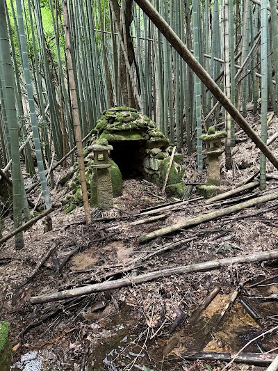 謎の石積祠神社跡
