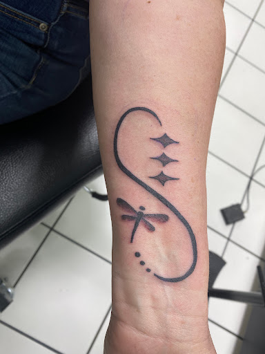 Tattoo Shop «Artageous Ink Tattoo Studio», reviews and photos, 1035 Main St #1, Green Bay, WI 54301, USA