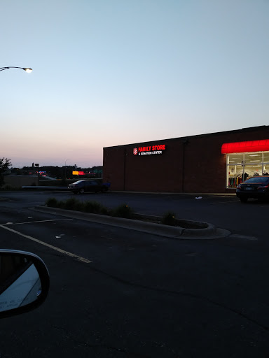 Thrift Store «The Salvation Army Family Store & Donation Center», reviews and photos