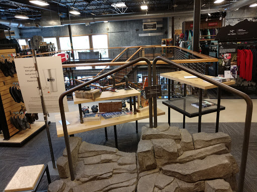 Camping Store «REI», reviews and photos, 1703 S Brentwood Blvd, Brentwood, MO 63144, USA