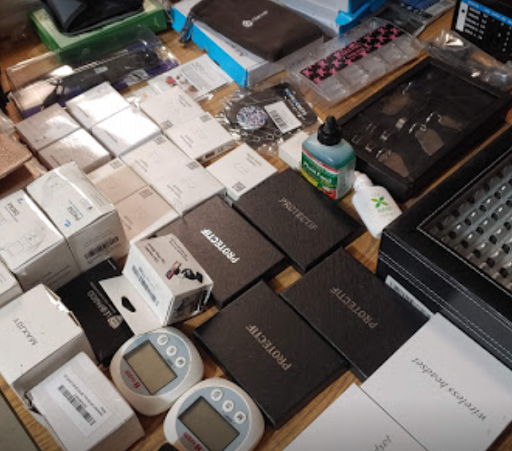 Amazing Items Online Computer & Cell Repair image