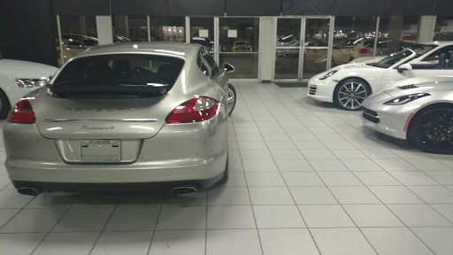 Used Car Dealer «Discovery Auto Center», reviews and photos, 10536 N Florida Ave, Tampa, FL 33612, USA