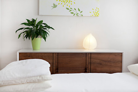 Live Well Holistic Wellness Centre 35 Murray Cres, Griffith ACT 2603, Australia
