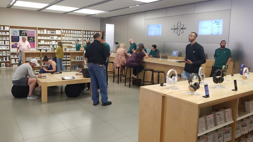 Computer Store «Apple La Cantera», reviews and photos, 15900 La Cantera Pkwy, San Antonio, TX 78256, USA