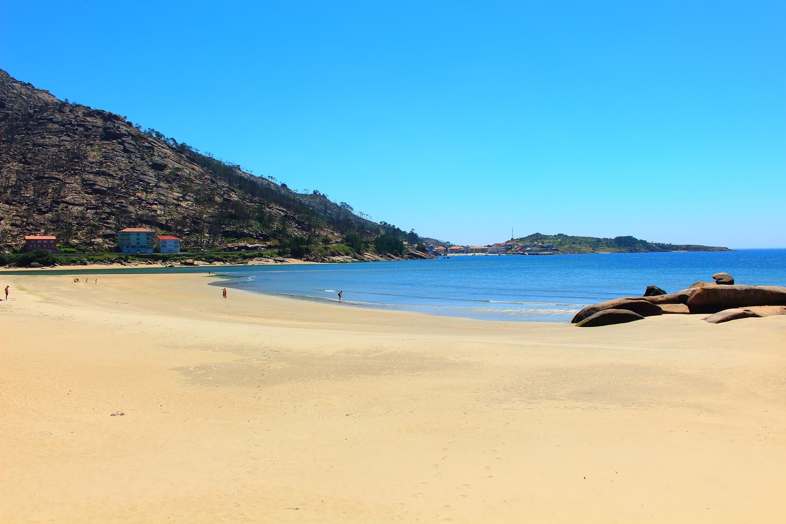 Foto van Praia do Ezaro en de nederzetting