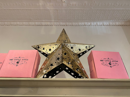 Boutique «The Little Apple», reviews and photos, 4361 Main St, Philadelphia, PA 19127, USA