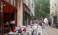 Atmosphère du Restaurant marocain GOÛTS ORIENTAUX à Arles - n°14